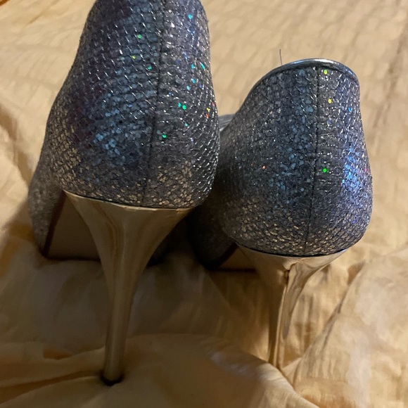 Deb Silver Sparkly Pumps Heels Women's‎ Size 8.5 M - Picture 5 of 5